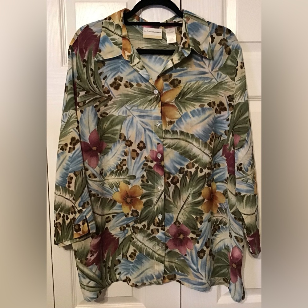 Alfred Dunner blouse.  Size 16W